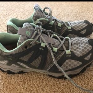 Women’s merrell trail shoes